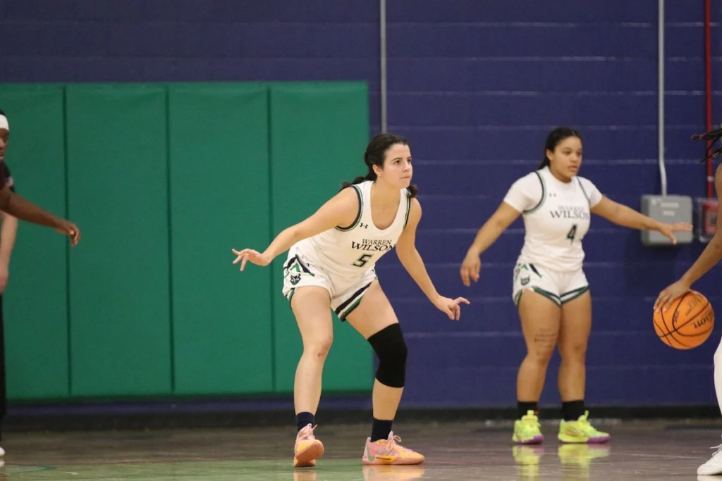 College basketball player Candela Pérez during a game